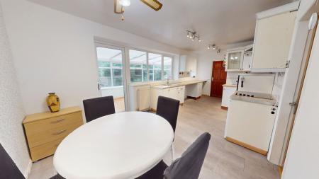 3 bedroom Semi-detached house for sale in Birch Grove, Forsbrook, ST11