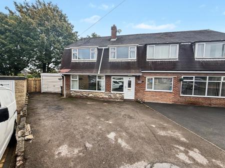 3 bedroom Semi-detached house for sale in Birch Grove, Forsbrook, ST11
