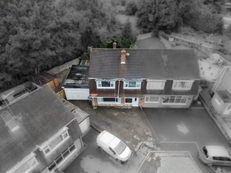 3 bedroom Semi-detached house for sale in Birch Grove, Forsbrook, ST11