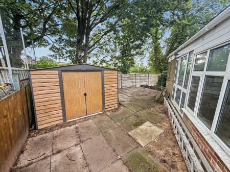 3 bedroom Semi-detached house for sale in Birch Grove, Forsbrook, ST11