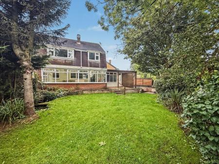 3 bedroom Semi-detached house for sale in Birch Grove, Forsbrook, ST11
