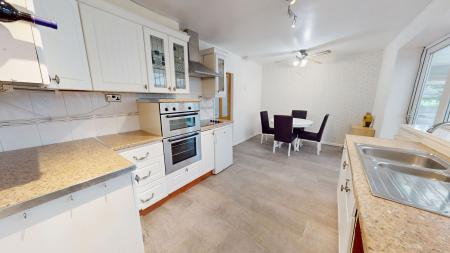 3 bedroom Semi-detached house for sale in Birch Grove, Forsbrook, ST11