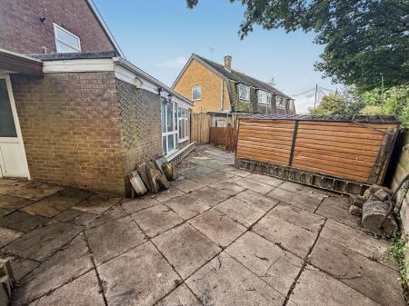 3 bedroom Semi-detached house for sale in Birch Grove, Forsbrook, ST11