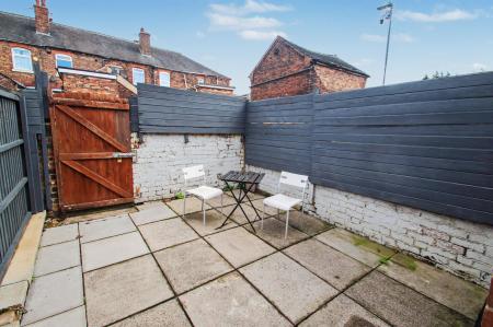 2 bedroom Terraced House for sale in Oldfield Street, Stoke-On-Trent, ST4