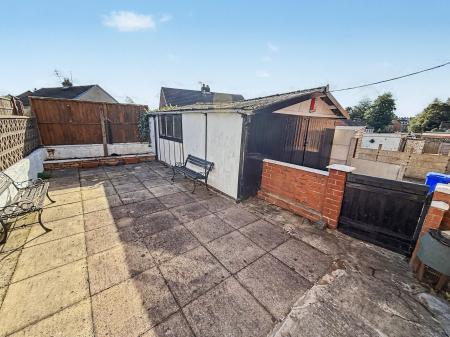 2 bedroom Semi-detached house for sale in Furlong Road, Stoke-On-Trent, ST6