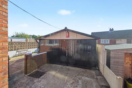 2 bedroom Semi-detached house for sale in Furlong Road, Stoke-On-Trent, ST6