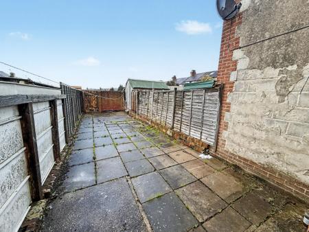 2 bedroom Terraced House to let in Hamil Road, Stoke-On-Trent, ST6