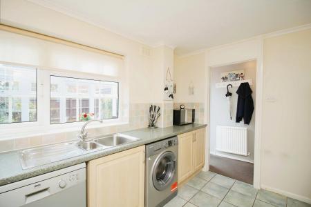 3 bedroom End of terrace house for sale in Abbotts Close, Syston, LE7