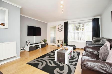 3 bedroom End of terrace house for sale in Abbotts Close, Syston, LE7