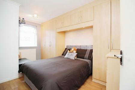 3 bedroom End of terrace house for sale in Abbotts Close, Syston, LE7