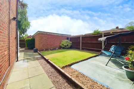 3 bedroom End of terrace house for sale in Abbotts Close, Syston, LE7