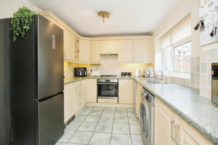 3 bedroom End of terrace house for sale in Abbotts Close, Syston, LE7