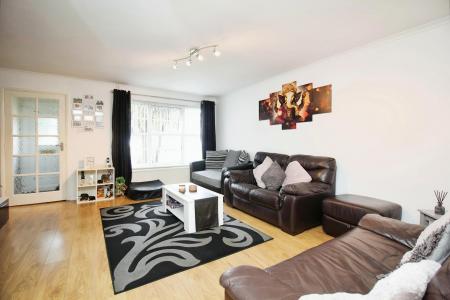 3 bedroom End of terrace house for sale in Abbotts Close, Syston, LE7