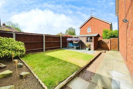 3 bedroom End of terrace house for sale in Abbotts Close, Syston, LE7