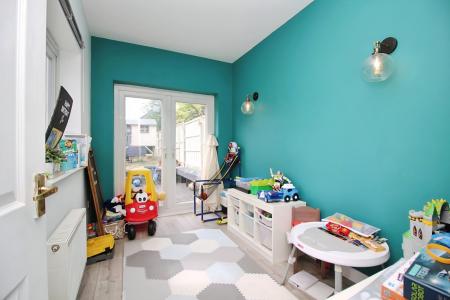 5 bedroom Semi-detached house for sale in Acacia Avenue, Birstall, LE4