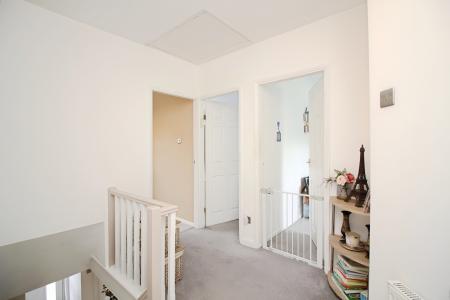 5 bedroom Semi-detached house for sale in Acacia Avenue, Birstall, LE4