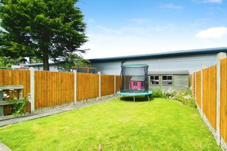 3 bedroom Semi-detached house for sale in Albert Street, Syston, LE7