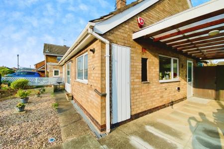 2 bedroom Semi-detached bungalow for sale in Allington Drive, Birstall, LE4