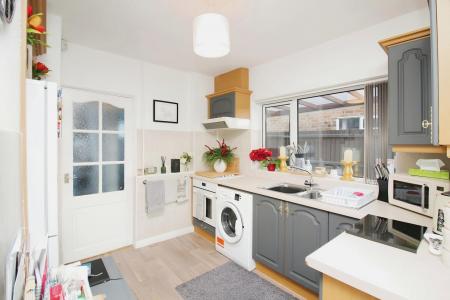 2 bedroom Semi-detached bungalow for sale in Allington Drive, Birstall, LE4