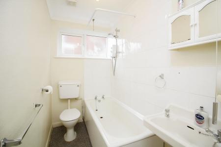 2 bedroom Semi-detached bungalow for sale in Allington Drive, Birstall, LE4