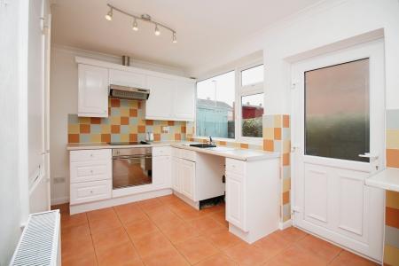 2 bedroom Semi-detached bungalow for sale in Allington Drive, Birstall, LE4