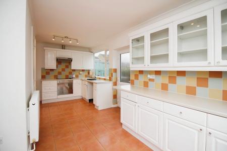 2 bedroom Semi-detached bungalow for sale in Allington Drive, Birstall, LE4