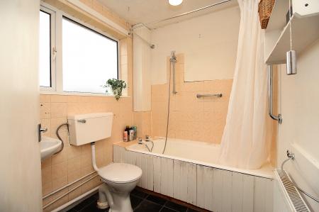 3 bedroom Terraced House for sale in Archers Green, East Goscote, LE7