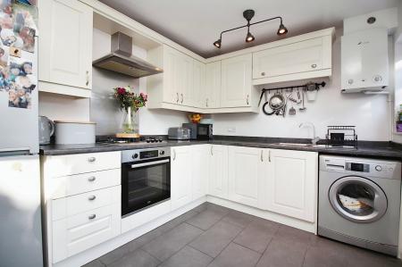 2 bedroom End of terrace house for sale in Ash Drive, Syston, LE7