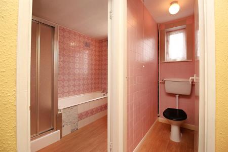 3 bedroom Semi-detached house for sale in Avenue Road, Queniborough, LE7