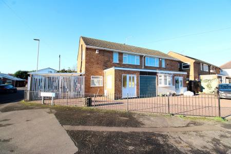 3 bedroom Semi-detached house for sale in Avenue Road, Queniborough, LE7