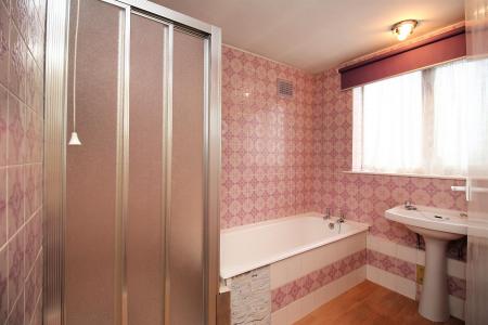 3 bedroom Semi-detached house for sale in Avenue Road, Queniborough, LE7