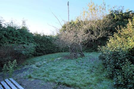 3 bedroom Semi-detached house for sale in Avenue Road, Queniborough, LE7