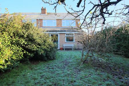 3 bedroom Semi-detached house for sale in Avenue Road, Queniborough, LE7