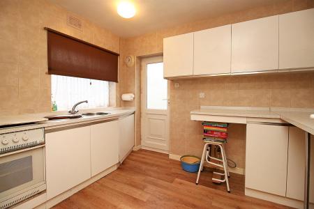 3 bedroom Semi-detached house for sale in Avenue Road, Queniborough, LE7