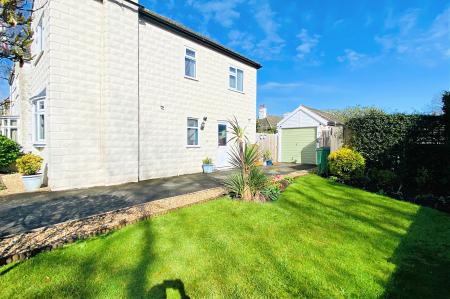 3 bedroom Semi-detached house for sale in Barkby Road, Queniborough, LE7