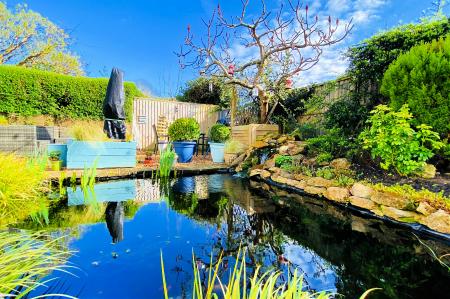 3 bedroom Semi-detached house for sale in Barkby Road, Queniborough, LE7