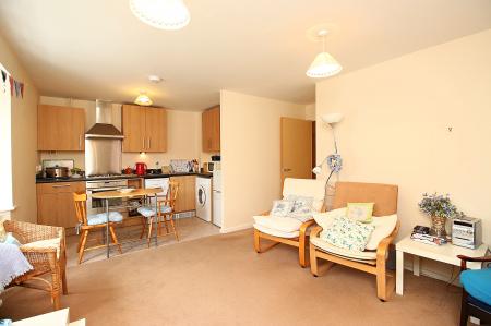 2 bedroom Flat for sale in Barkby Road, Syston, LE7