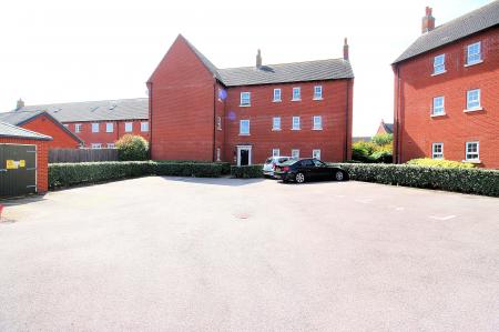 2 bedroom Flat for sale in Barkby Road, Syston, LE7