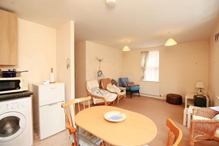 2 bedroom Flat for sale in Barkby Road, Syston, LE7