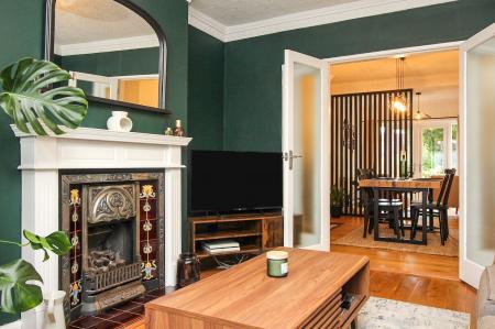 3 bedroom Semi-detached house for sale in Barkby Road, Syston, LE7