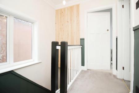 3 bedroom Semi-detached house for sale in Barkby Road, Syston, LE7