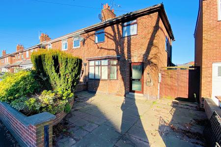 3 bedroom Semi-detached house for sale in Barkby Road, Syston, LE7