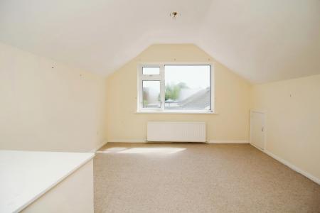 4 bedroom Detached bungalow for sale in Barkby Road, Syston, LE7