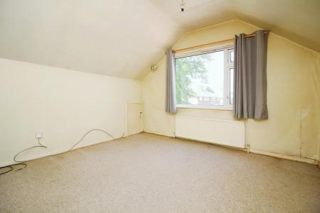 4 bedroom Detached bungalow for sale in Barkby Road, Syston, LE7