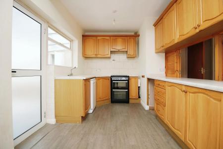 4 bedroom Detached bungalow for sale in Barkby Road, Syston, LE7