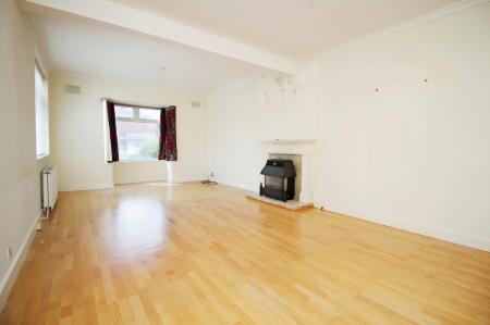 4 bedroom Detached bungalow for sale in Barkby Road, Syston, LE7