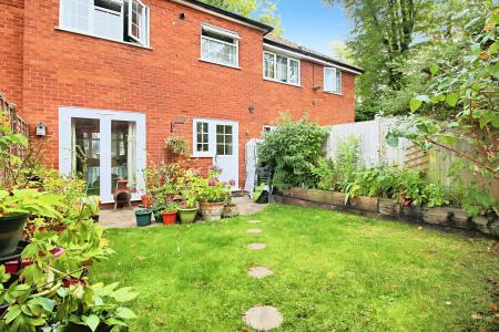 2 bedroom Town house for sale in Barkby Road, Syston, LE7