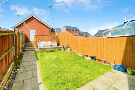 4 bedroom Semi-detached house for sale in Becks Close, Birstall, LE4