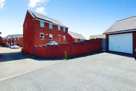 4 bedroom Semi-detached house for sale in Becks Close, Birstall, LE4