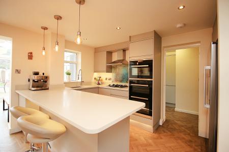 3 bedroom Detached house for sale in Beechwood Avenue, Queniborough, LE7